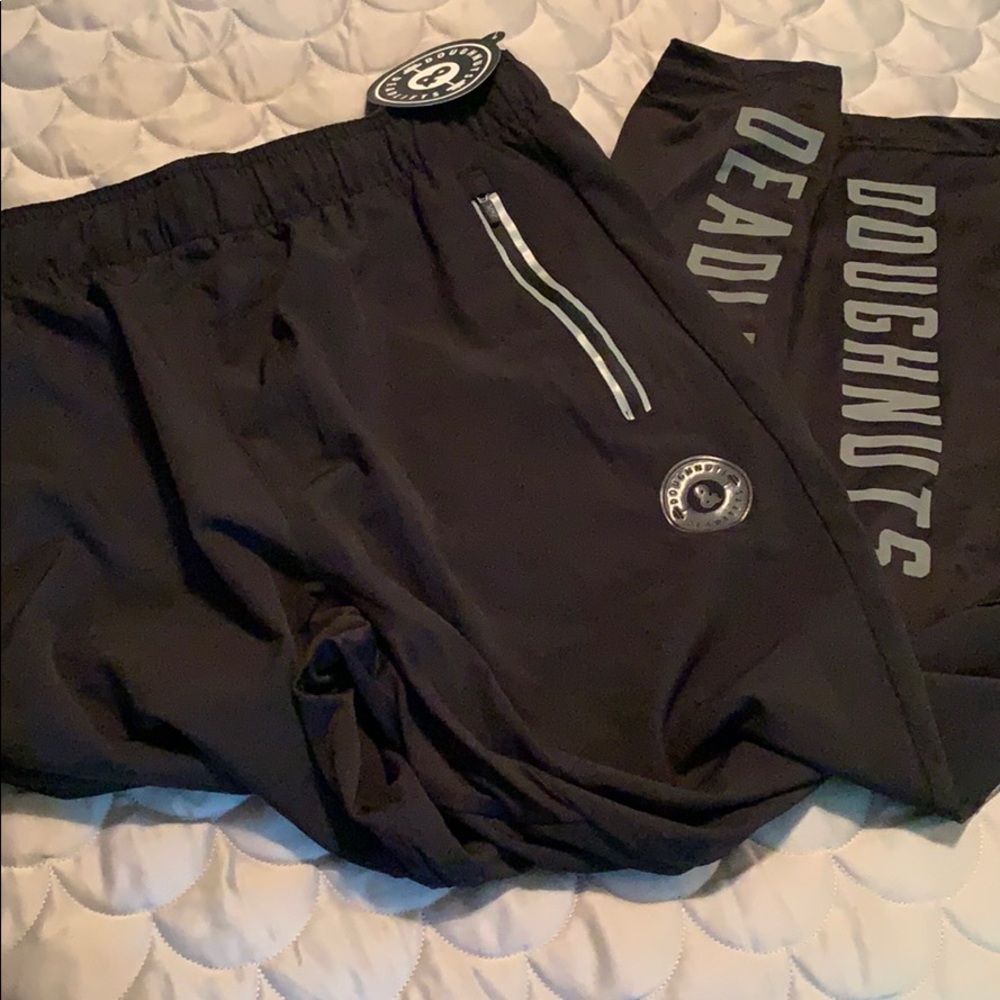 Doughnuts & Deadlifts skinny drifit joggers (L+XL)